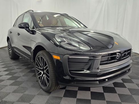New 2026 Porsche Macan AWD/4WD image 9