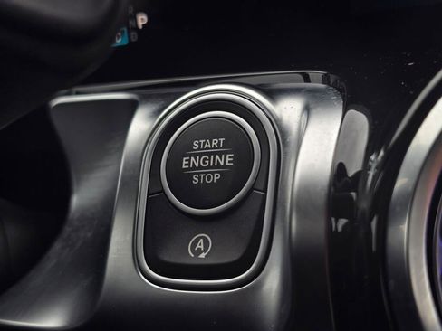 Used 2025 Mercedes-Benz GLB 250 4MATIC image 45