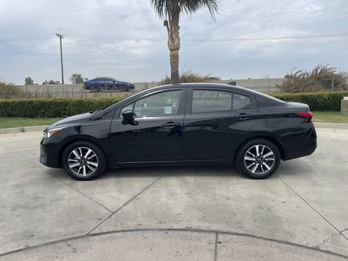 Used 2024 Nissan Versa SV FWD image 5