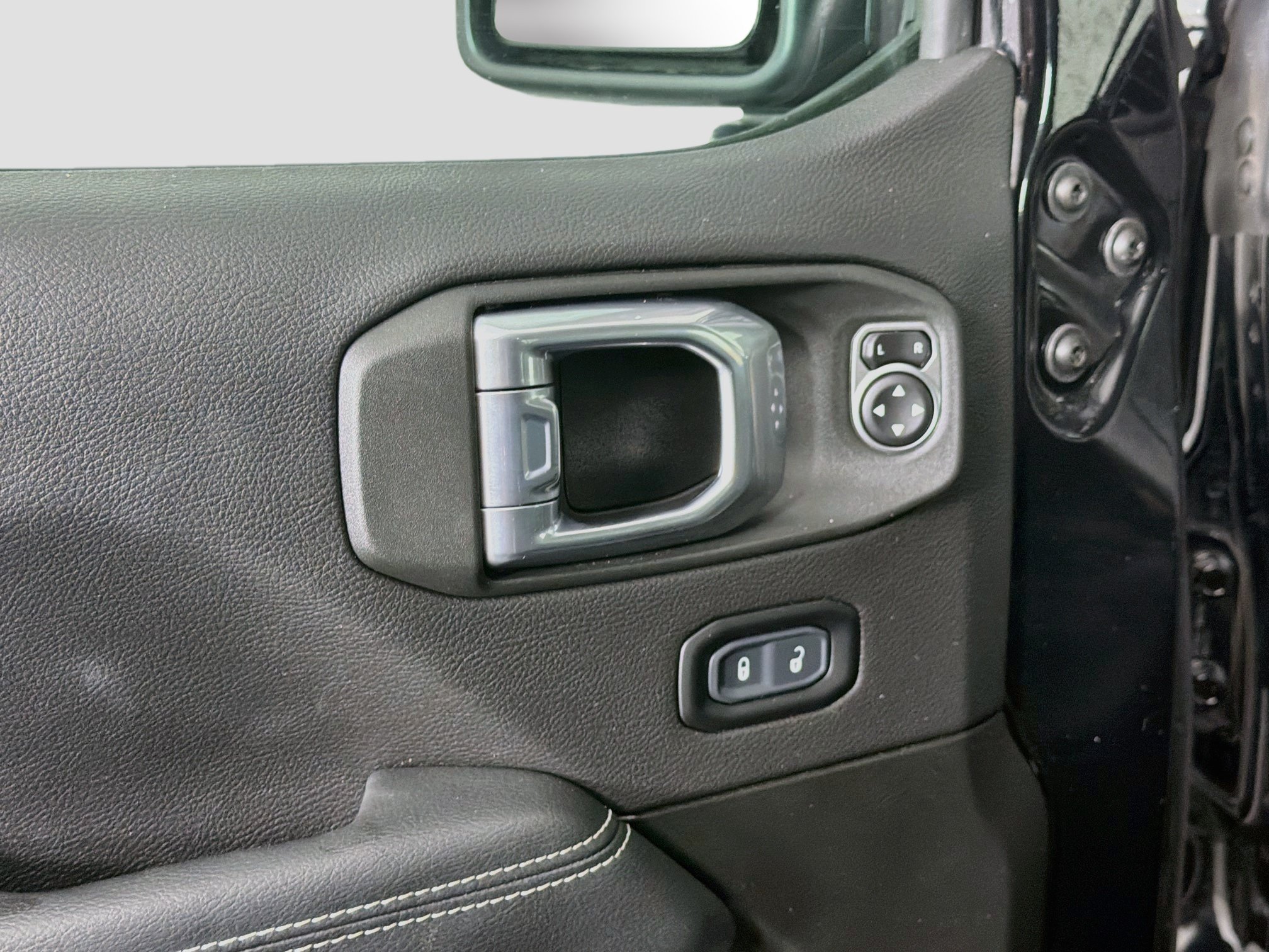 Used 2023 Jeep Wrangler Unlimited Sahara w/ Cold Weather Group AWD/4WD image 15