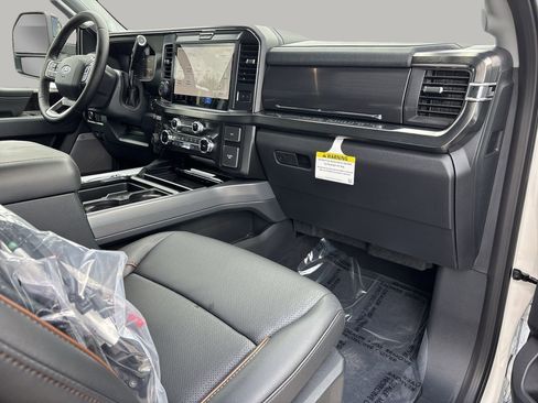 Used 2025 Ford F250 Lariat w/ Lariat Ultimate Package AWD/4WD image 11