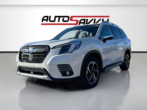 Used 2023 Subaru Forester Touring image 3
