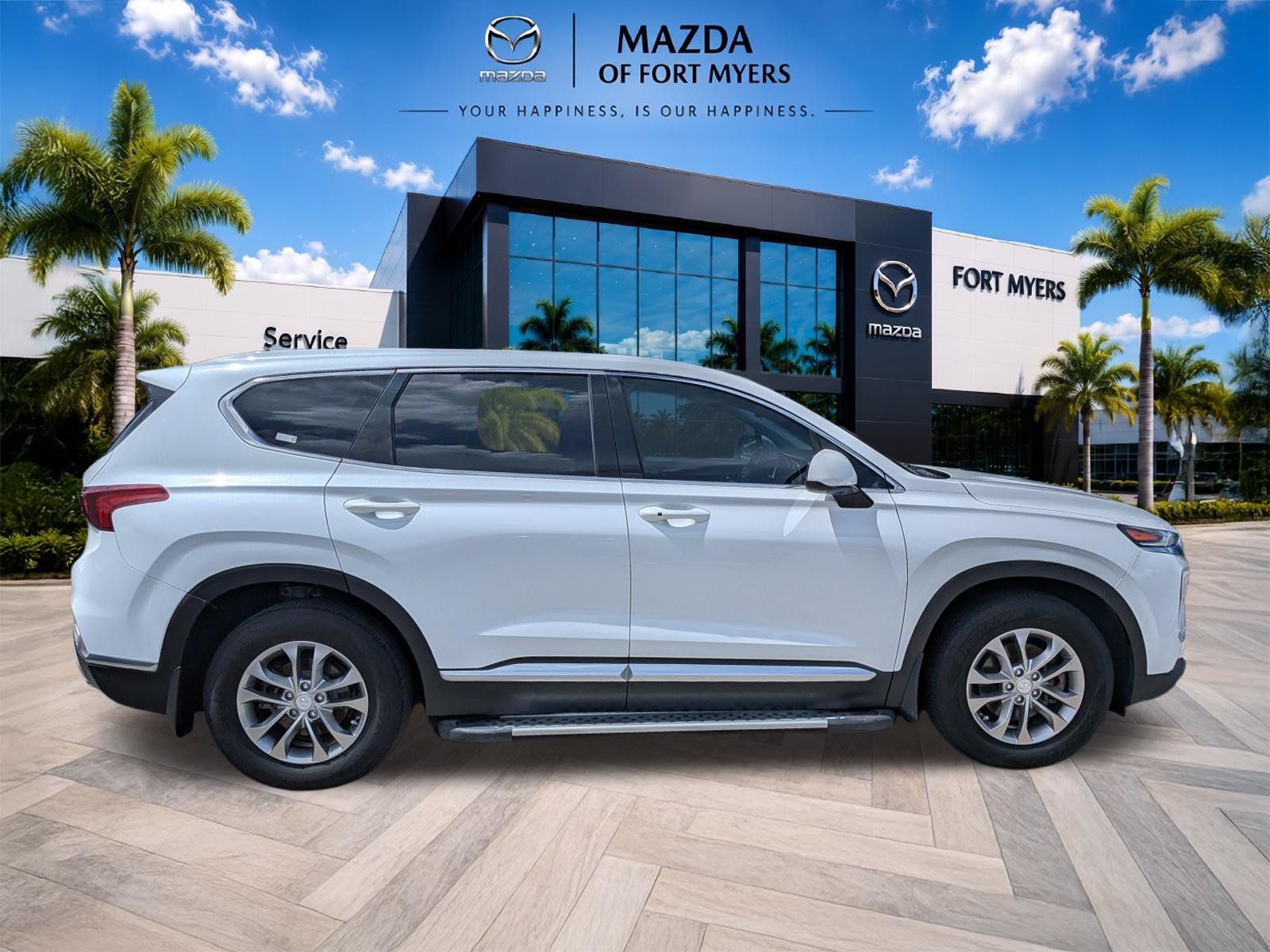 Used 2019 Hyundai Santa Fe SEL FWD image 3