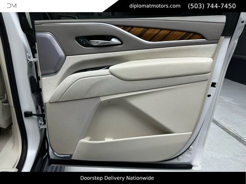 Used 2022 Cadillac Escalade ESV Sport Platinum w/ LPO, ONYX Package image 41