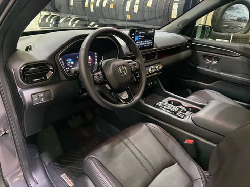 Used 2025 Honda Pilot Black Edition image 24