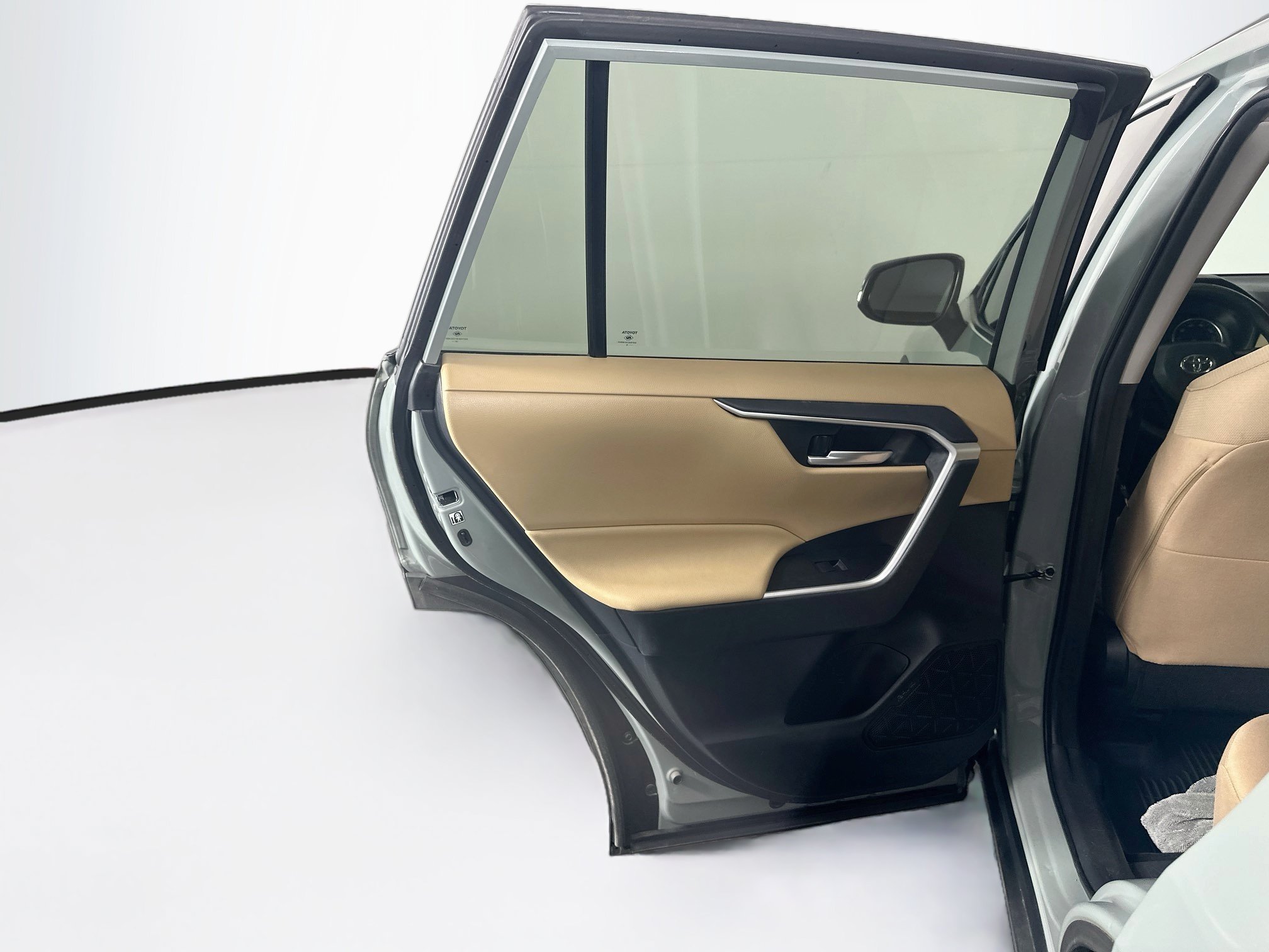 Used 2019 Toyota RAV4 XLE FWD image 27