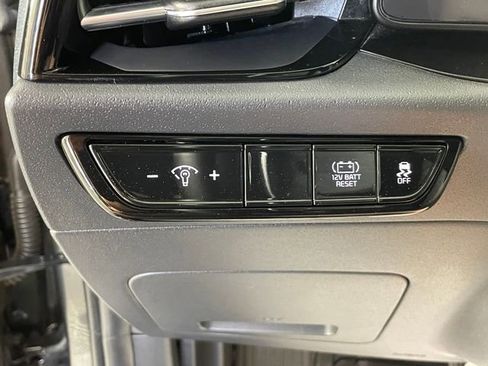 Certified 2024 Kia Niro EX FWD image 16