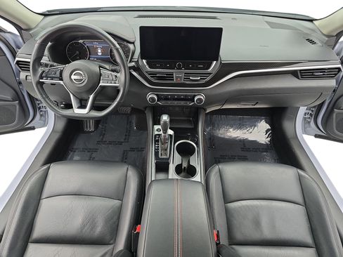 Certified 2023 Nissan Altima 2.5 SR w/ SR Premium Package image 9