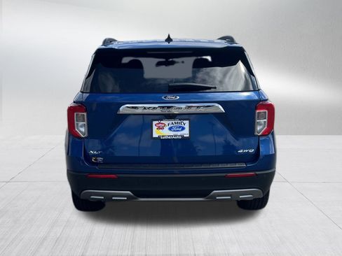 Used 2022 Ford Explorer XLT w/ Equipment Group 202A image 6