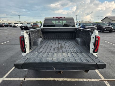 Used 2024 GMC Sierra 2500 AT4 w/ AT4 Premium Plus Package AWD/4WD image 10