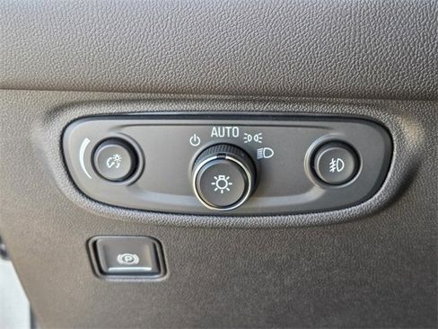 Used 2022 GMC Terrain SLT image 24