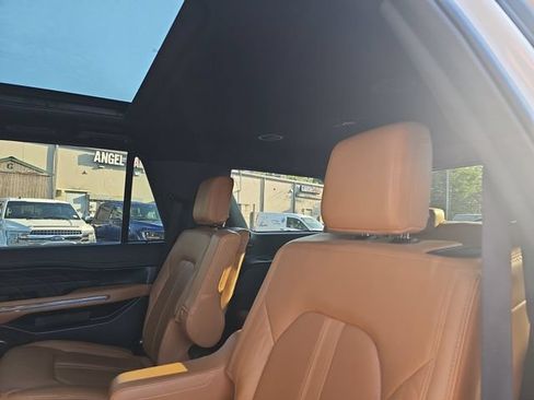 Used 2022 Ford Expedition Platinum RWD image 15