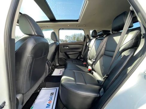 Used 2023 Nissan Rogue SV w/ SV Premium B Package image 21