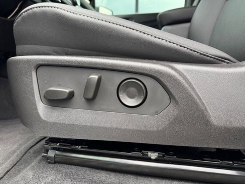 New 2025 Chevrolet Colorado LT w/ LT Convenience Package image 12