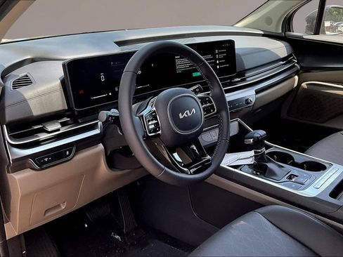 New 2026 Kia Carnival FWD image 7