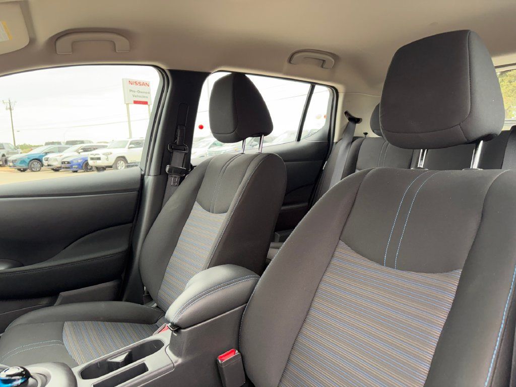 Used 2025 Nissan Leaf S FWD image 10