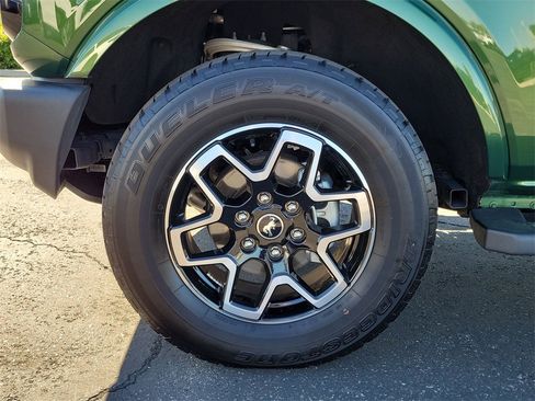 Used 2023 Ford Bronco Outer Banks image 32