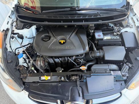 Used 2012 Hyundai Elantra Limited FWD image 33