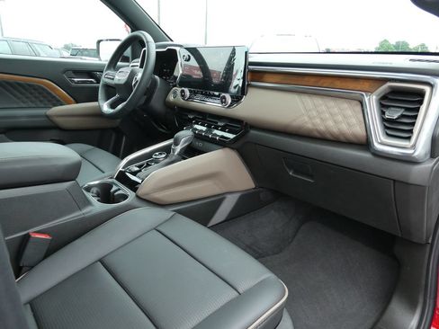 Certified 2025 GMC Canyon Denali AWD/4WD image 15