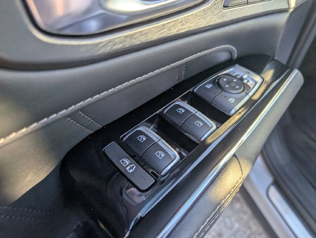Used 2023 Kia Sorento SX AWD/4WD image 15