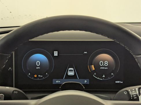 Used 2025 Hyundai Santa Cruz Limited image 17