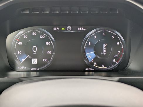 Used 2018 Volvo XC90 T6 Momentum w/ Convenience Package image 10