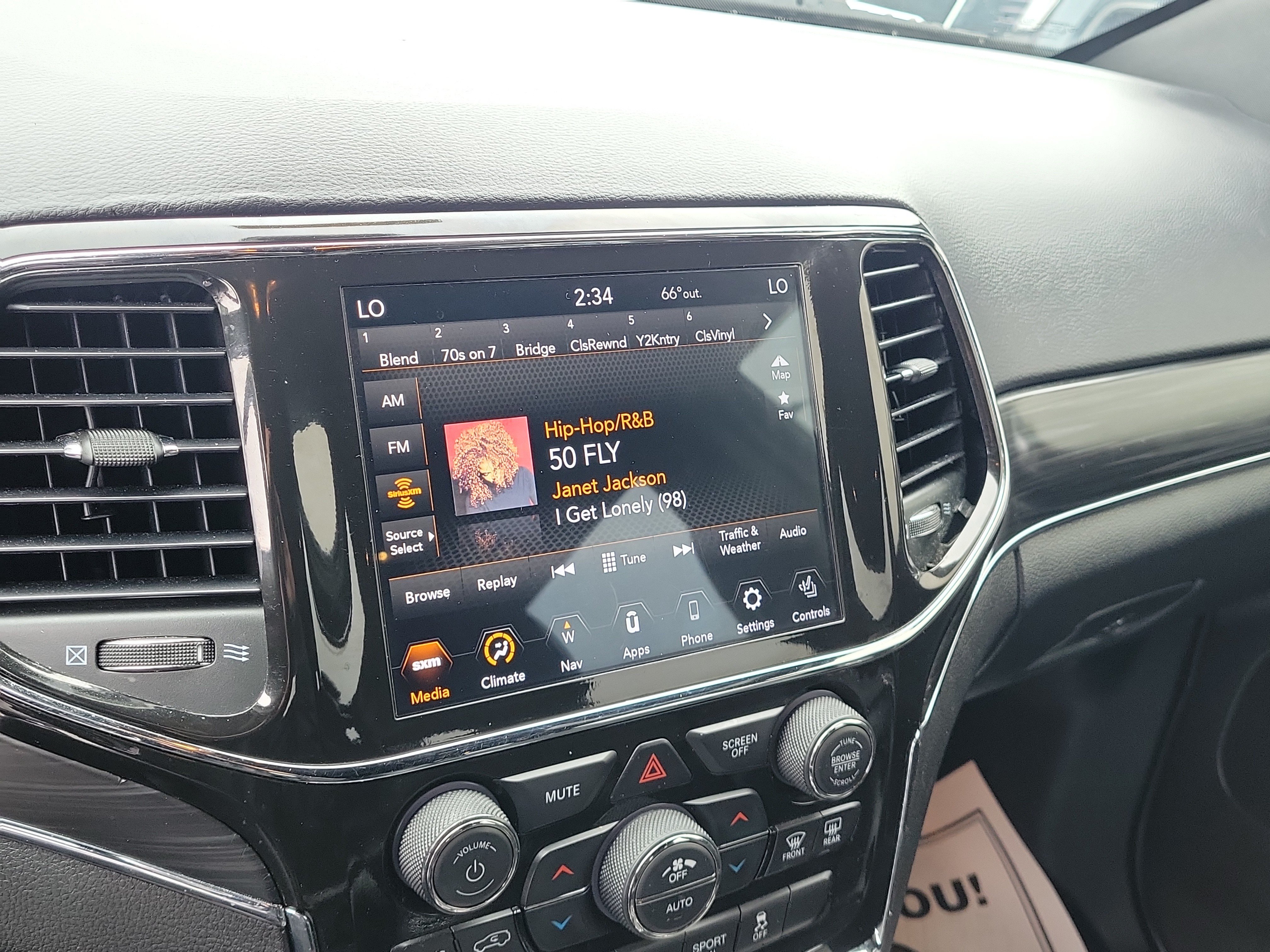 Used 2021 Jeep Grand Cherokee Limited AWD/4WD image 26