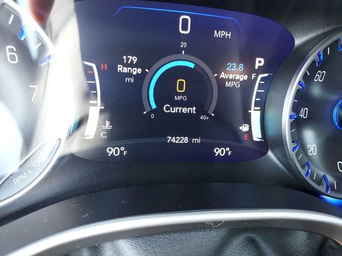 Used 2023 Chrysler Pacifica Touring-L FWD image 16
