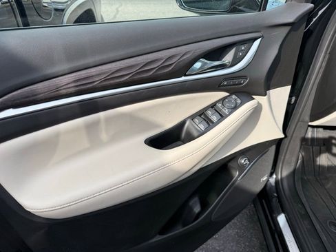 Used 2023 Buick Enclave Avenir w/ Avenir Technology Package image 3