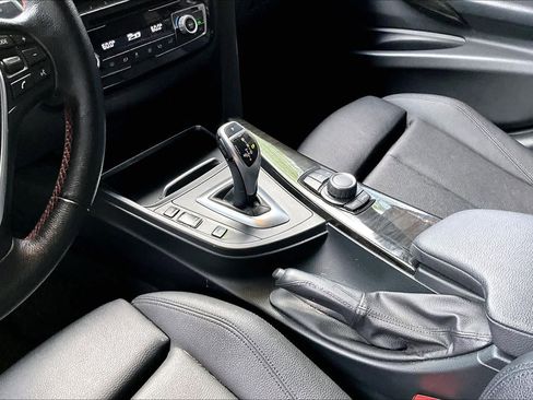 Used 2017 BMW 330i Sedan image 16