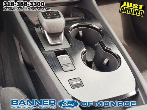 Used 2024 Nissan Rogue SV image 17