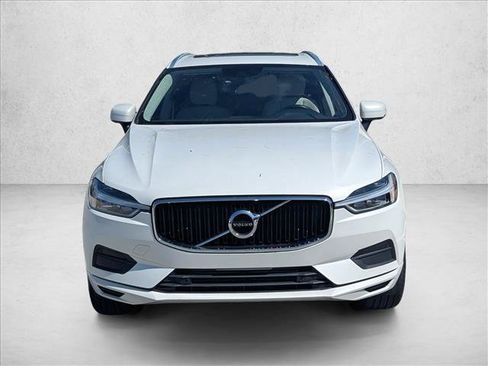 Used 2019 Volvo XC60 T5 Momentum w/ Multimedia Package FWD image 2