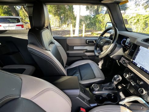 Used 2023 Ford Bronco Wildtrak image 40