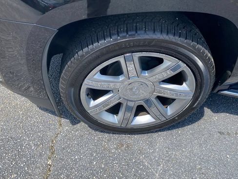 Used 2019 Cadillac Escalade Luxury RWD image 21