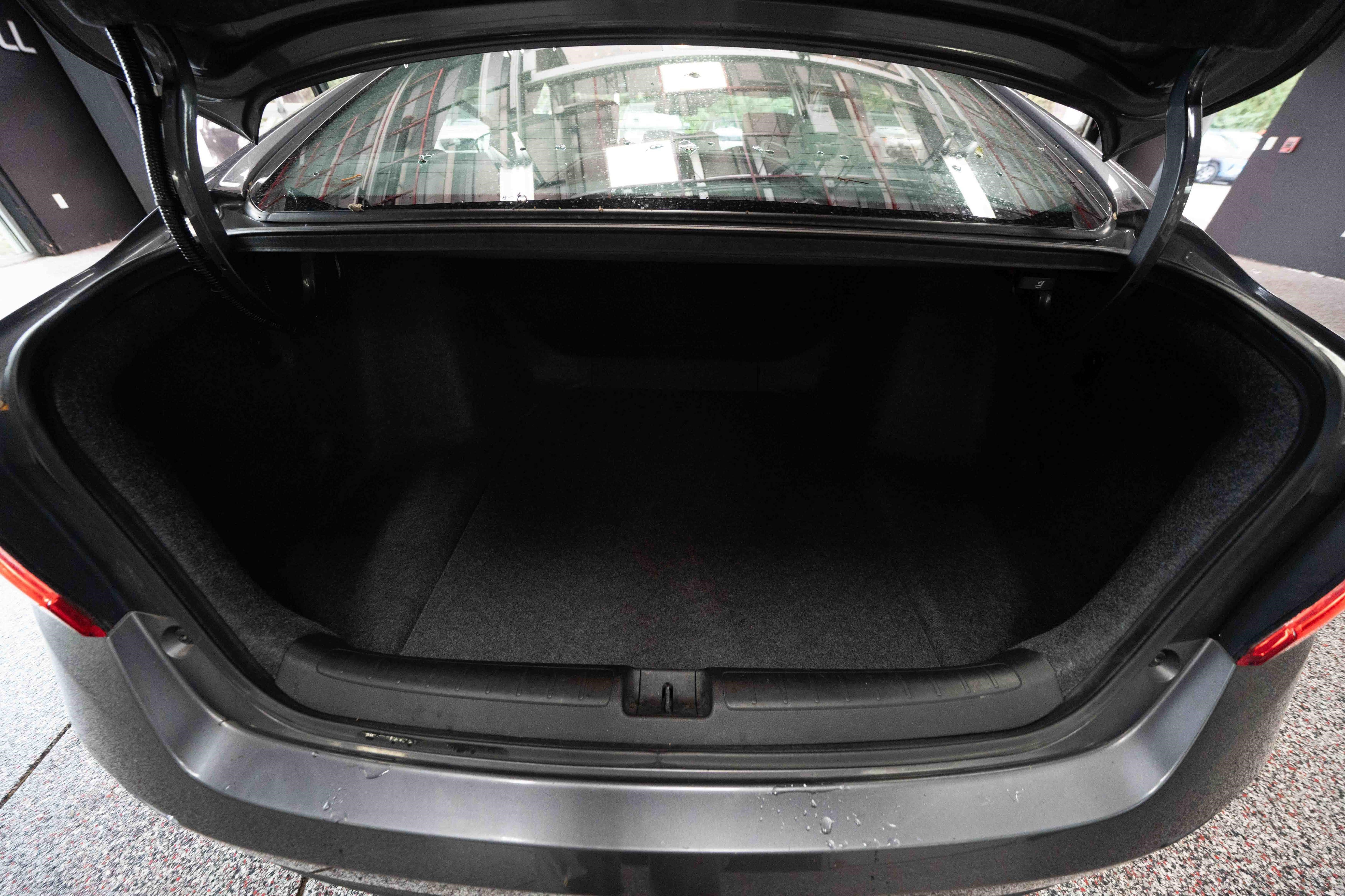 Used 2018 Honda Accord LX image 27