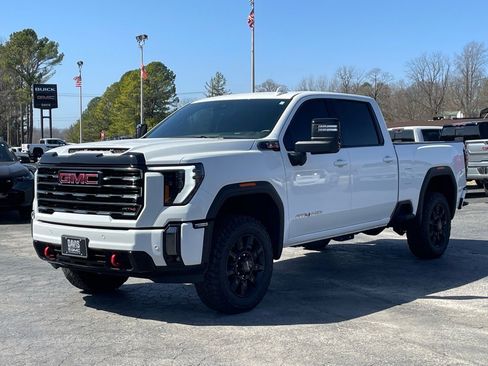 Used 2024 GMC Sierra 2500 AT4 image 4