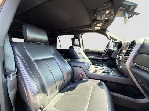 Used 2020 Ford Expedition XLT w/ Equipment Group 202A RWD image 21