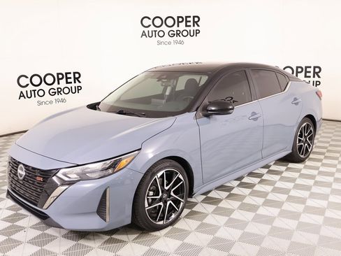 Used 2025 Nissan Sentra SR image 9