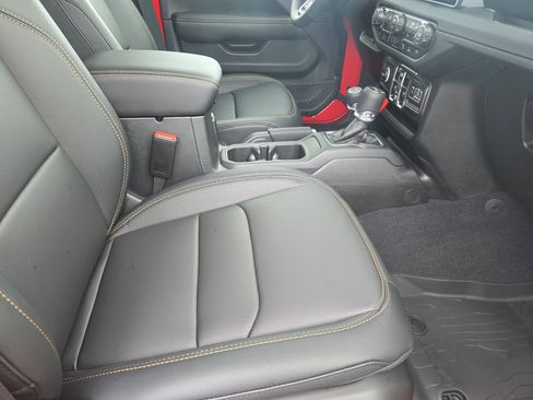 New 2025 Jeep Wrangler Sahara image 24