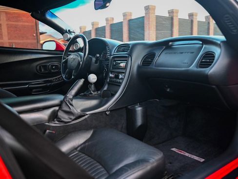 Used 2002 Chevrolet Corvette Z06 w/ Memory Pkg image 99