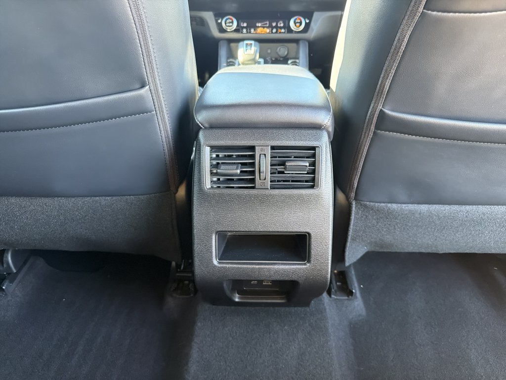 Used 2024 Mitsubishi Outlander SE Black Edition FWD image 21
