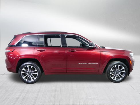Used 2022 Jeep Grand Cherokee Overland w/ Luxury Tech Group IV image 8