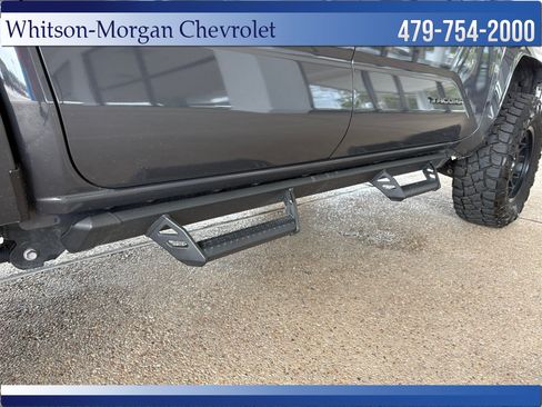 Used 2025 Toyota Tacoma SR5 AWD/4WD image 32