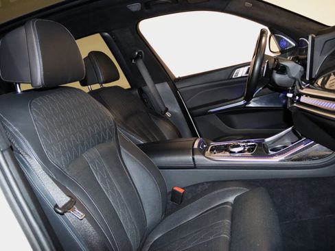Used 2024 BMW X7 M60i image 67