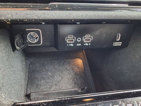 Used 2022 Jeep Wagoneer Series III RWD image 11