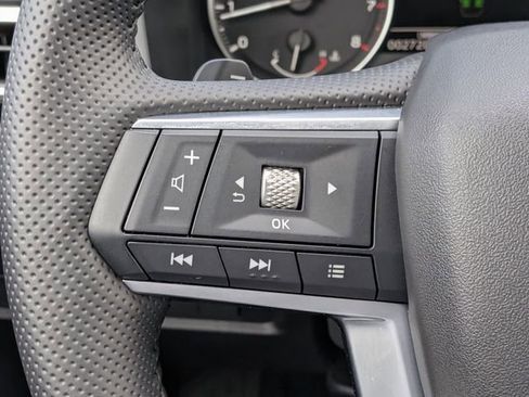 Used 2025 Mitsubishi Outlander AWD image 26