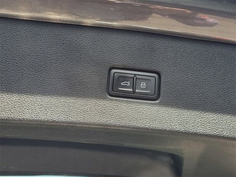 Used 2019 Audi Q8 Premium w/ Convenience Package image 25