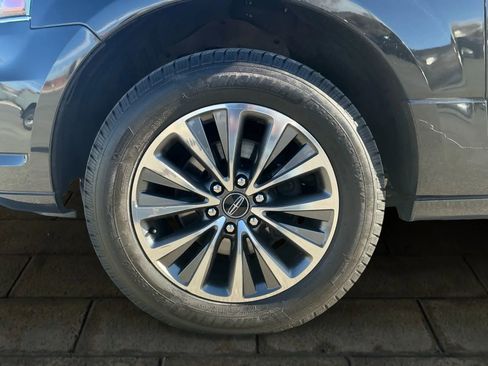 Used 2015 Lincoln Navigator 4WD image 22