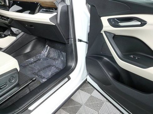 Certified 2025 Audi Q6 e-tron Premium w/ Convenience Package image 24