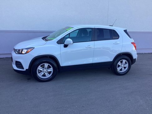 Used 2022 Chevrolet Trax LS w/ Tint and Cruise Package image 32